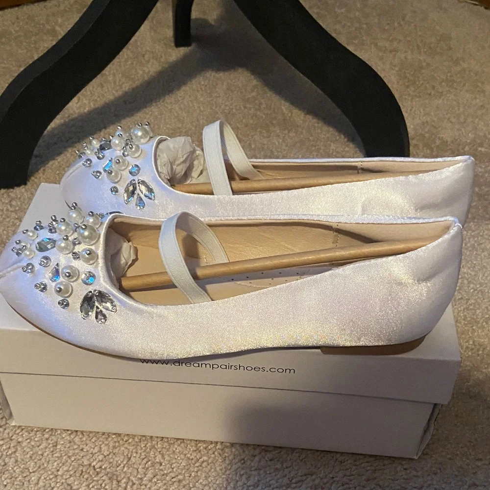 Dream Pairs White Pearl & Crystal Embellished Girls Dress Shoes